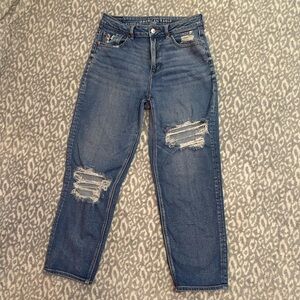 American Eagle Straight Mom Jean
